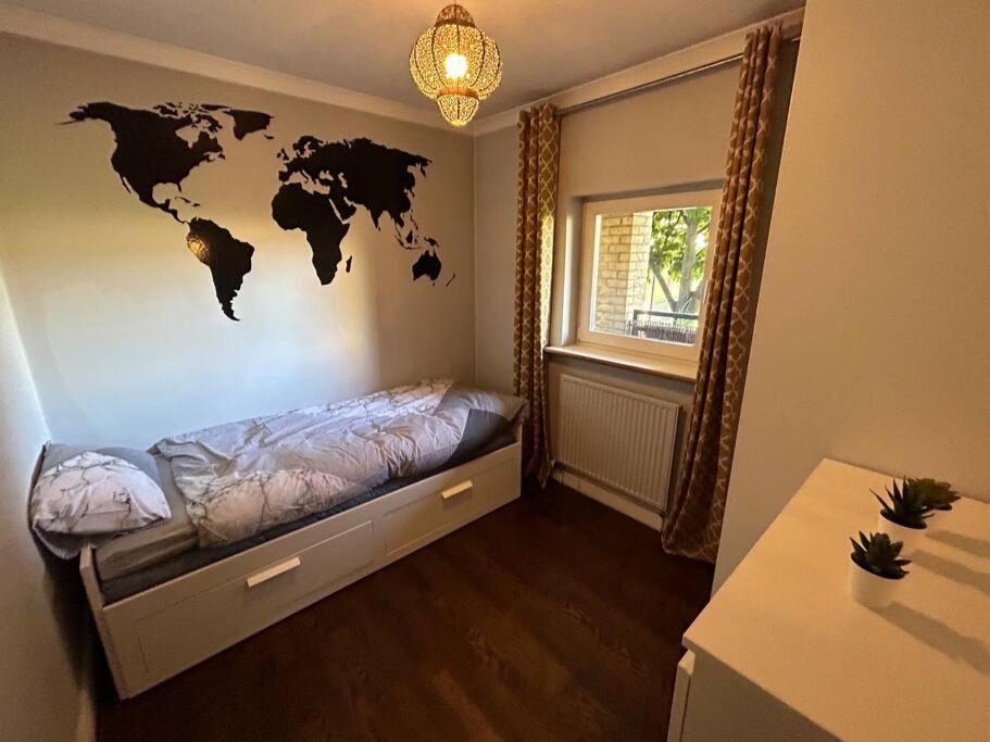 Homely & Thames View Apartment